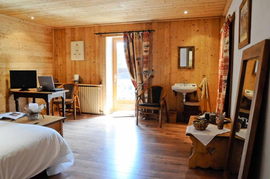 La Ferme D Emilienne Bed & Breakfast ซาล็องช์ ห้อง รูปภาพ